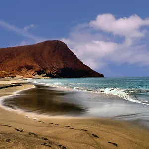 medano-beach-el-medano-tenerife.adeje-hotels.com/